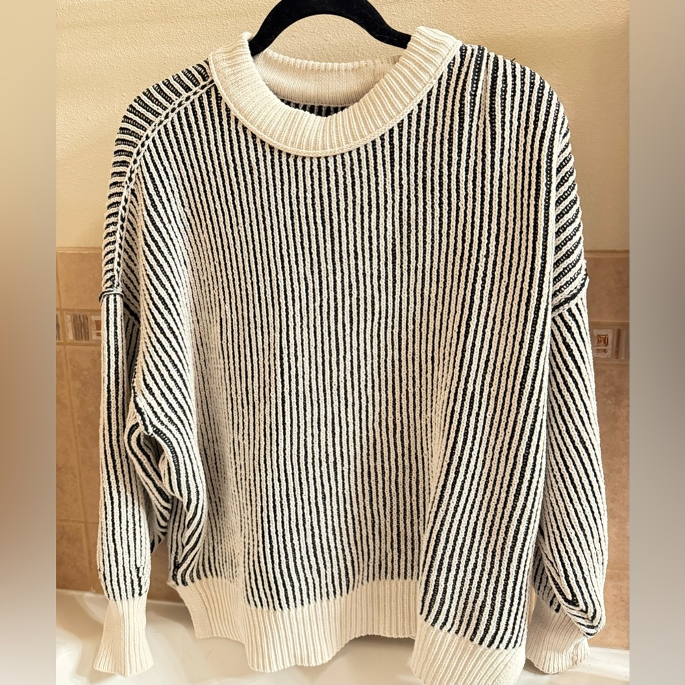 COPY - Never washed or worn Aerie sweater.